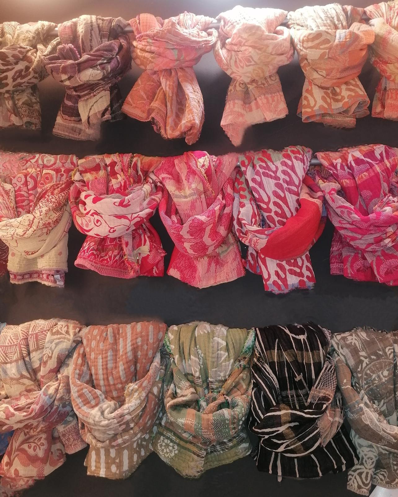 NOUVELLES COULEURS POUR LES ETOLES