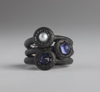 Bagues en argent niellé et pierres fines, Ambroise Degenève