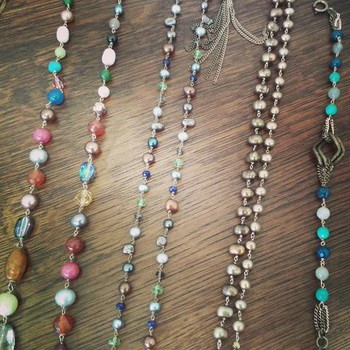 Bijoux de Donatella Pellini en pierres et perles d'eau douce